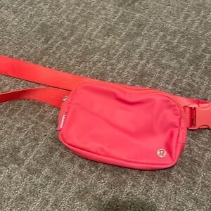 Lululemon Everywhere Belt Bag